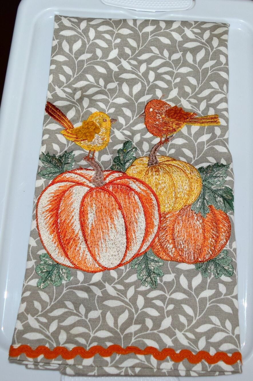 New silky embroidered Rachel Zoe kitchen towels "Birds and Pumpkins" 100% Cotton